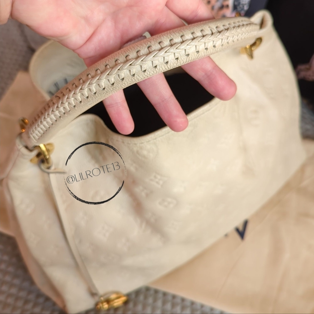 Louis Vuitton Cream Shoulder Bag - Picture 6 of 16